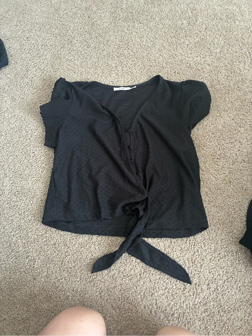 miami Black Short Sleeve Tie-Front Crop Top